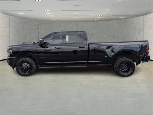 2024 RAM 3500 Laramie Crew Cab 4x4 8' Box