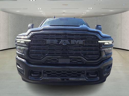 Diamond Black Crystal Pearlcoat 2026 RAM 3500 Laramie Mega Cab 4x4 6'4' Box