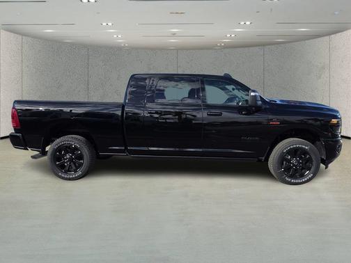 Diamond Black Crystal Pearlcoat 2026 RAM 3500 Laramie Mega Cab 4x4 6'4' Box