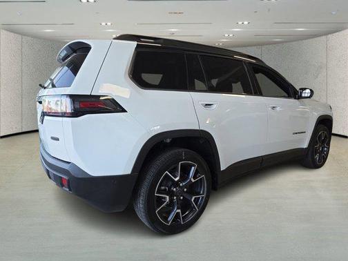 2026 Jeep Cherokee Overland
