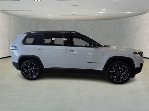 2026 Jeep Cherokee Overland