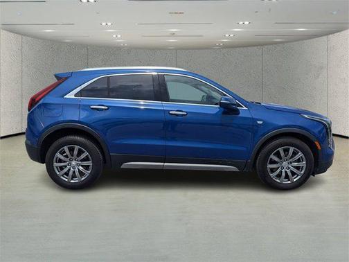 2022 Cadillac XT4 Premium Luxury