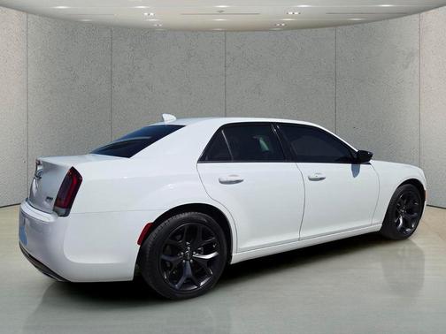 Bright White Clearcoat 2023 Chrysler 300 Touring
