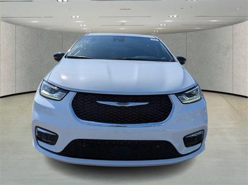 2025 Chrysler Pacifica L
