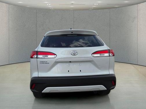 Pearl 2025 Toyota Corolla Cross L