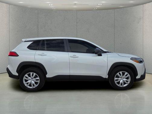 Pearl 2025 Toyota Corolla Cross L