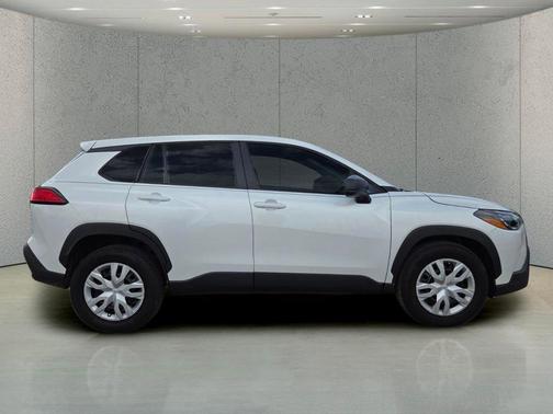 Pearl 2025 Toyota Corolla Cross L