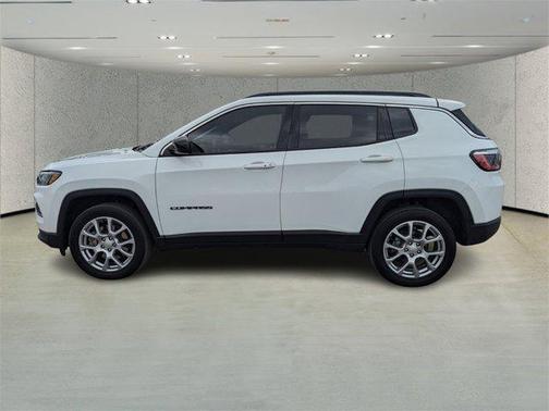 2024 Jeep Compass Latitude Lux