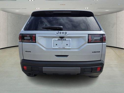 Silver Zynith Clearcoat 2026 Jeep Cherokee Limited