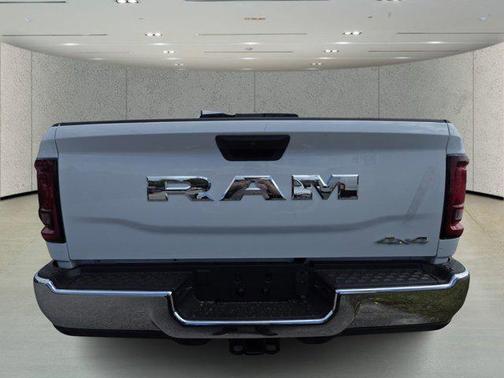 2026 RAM 2500 Tradesman Crew Cab 4x4 8' Box