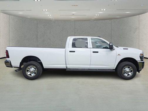 2026 RAM 2500 Tradesman Crew Cab 4x4 8' Box