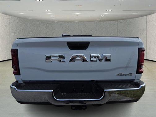 2026 RAM 2500 Tradesman Crew Cab 4x4 8' Box