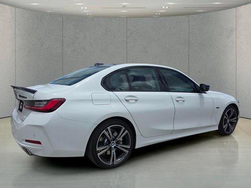 Alpine White 2023 BMW 330e 330e iPerformance
