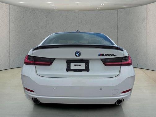 Alpine White 2023 BMW 330e 330e iPerformance
