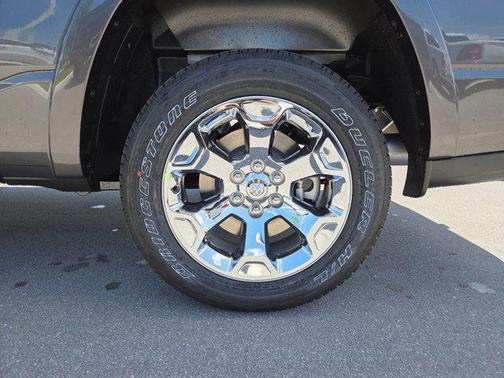 Granite Crystal Metallic Clearcoat 2026 RAM 1500 Big Horn/Lone Star