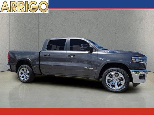 Granite Crystal Metallic Clearcoat 2026 RAM 1500 Big Horn/Lone Star