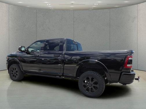 Diamond Black Crystal Pearlcoat 2019 RAM 2500 Laramie Crew Cab 4x4 6'4' Box