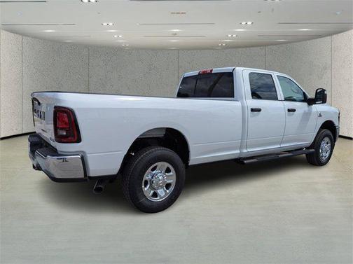 2025 RAM 3500 Tradesman Crew Cab 4x4 8' Box