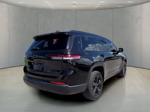 Diamond Black Crystal Pearlcoat 2024 Jeep Grand Cherokee L Altitude