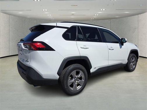 2022 Toyota RAV4 Hybrid SE