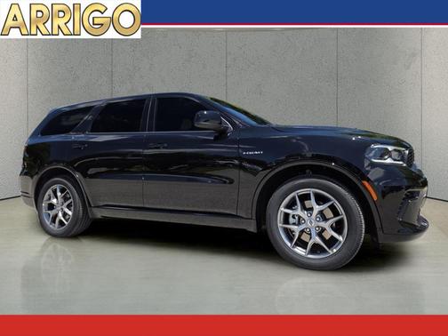 DB Black Clearcoat 2026 Dodge Durango GT HEMI V8