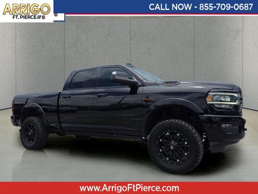Diamond Black Crystal Pearlcoat 2019 RAM 2500 Laramie Crew Cab 4x4 6'4' Box