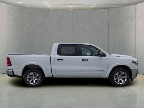 Bright White Clearcoat 2026 RAM 1500 Big Horn/Lone Star