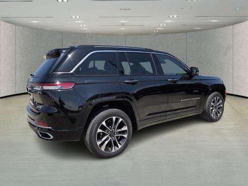 2022 Jeep Grand Cherokee Overland