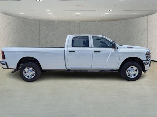 2025 RAM 2500 Tradesman Crew Cab 4x4 8' Box