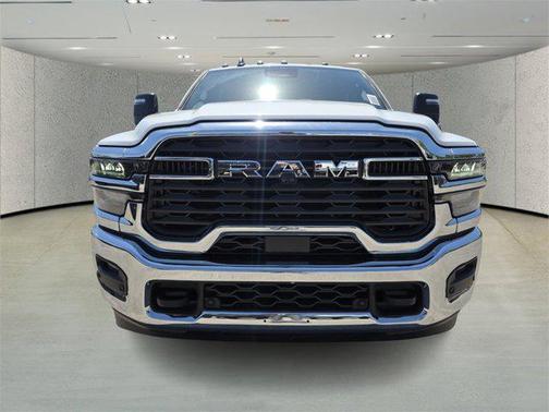 2025 RAM 3500 Tradesman Crew Cab 4x4 8' Box