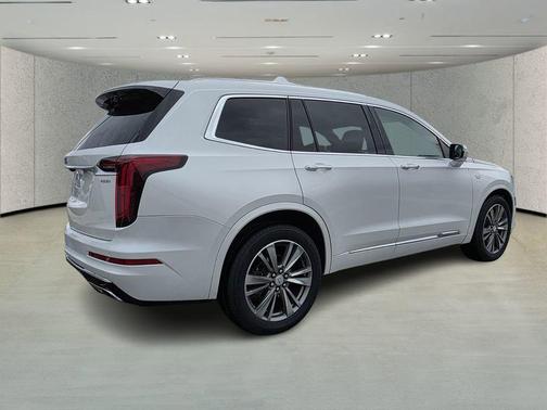 Crystal White Tricoat 2021 Cadillac XT6 Premium Luxury FWD