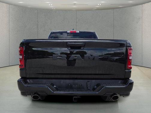 Diamond Black Crystal Pearlcoat 2026 RAM 1500 Big Horn/Lone Star