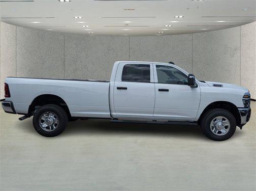 2025 RAM 2500 Tradesman Crew Cab 4x4 8' Box