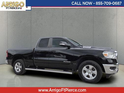 Diamond Black Crystal Pearlcoat 2022 RAM 1500 Big Horn/Lone Star