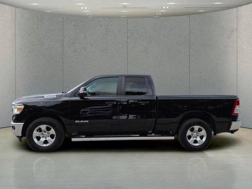 Diamond Black Crystal Pearlcoat 2022 RAM 1500 Big Horn/Lone Star