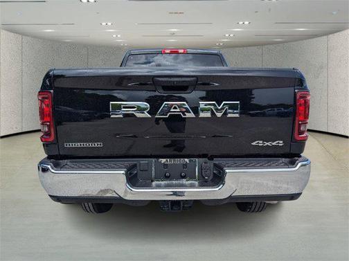 2025 RAM 2500 Big Horn Crew Cab 4x4 6'4' Box