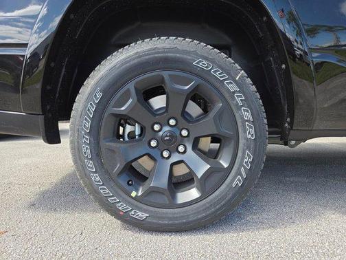 Diamond Black Crystal Pearlcoat 2026 RAM 1500 Big Horn/Lone Star