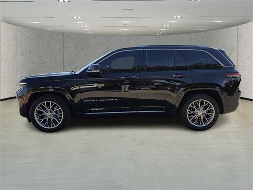 2023 Jeep Grand Cherokee Summit