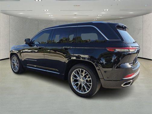 2023 Jeep Grand Cherokee Summit