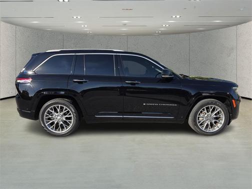 2023 Jeep Grand Cherokee Summit