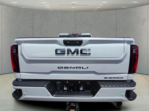 White Frost Tricoat 2024 GMC Sierra 2500 Denali Ultimate