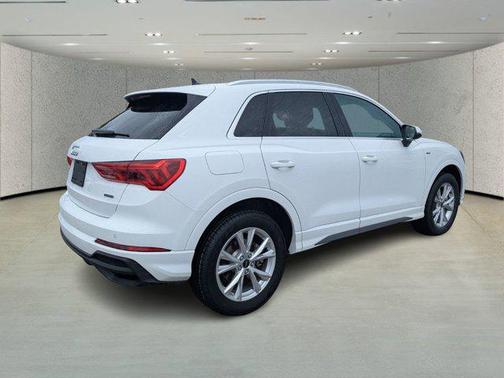 2024 Audi Q3 Premium 45 TFSI S line quattro Tiptronic