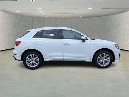 2024 Audi Q3 Premium 45 TFSI S line quattro Tiptronic