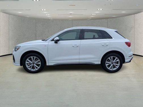 2024 Audi Q3 Premium 45 TFSI S line quattro Tiptronic