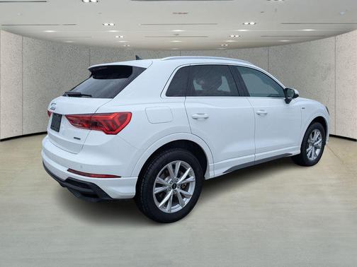 2024 Audi Q3 Premium 45 TFSI S line quattro Tiptronic