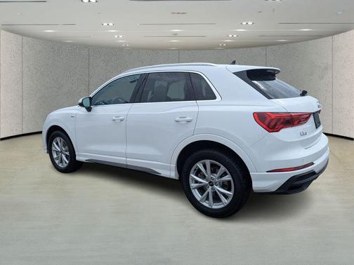 2024 Audi Q3 Premium 45 TFSI S line quattro Tiptronic