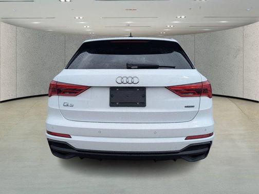 2024 Audi Q3 Premium 45 TFSI S line quattro Tiptronic