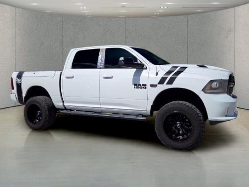 Bright White Clearcoat 2018 RAM 1500 Night Crew Cab 4x4 5'7' Box