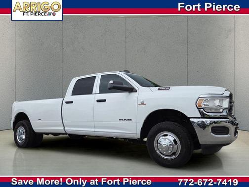 Bright White Clearcoat 2022 RAM 3500 Tradesman Crew Cab 4x4 8' Box