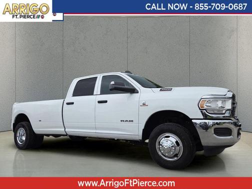 Bright White Clearcoat 2022 RAM 3500 Tradesman Crew Cab 4x4 8' Box